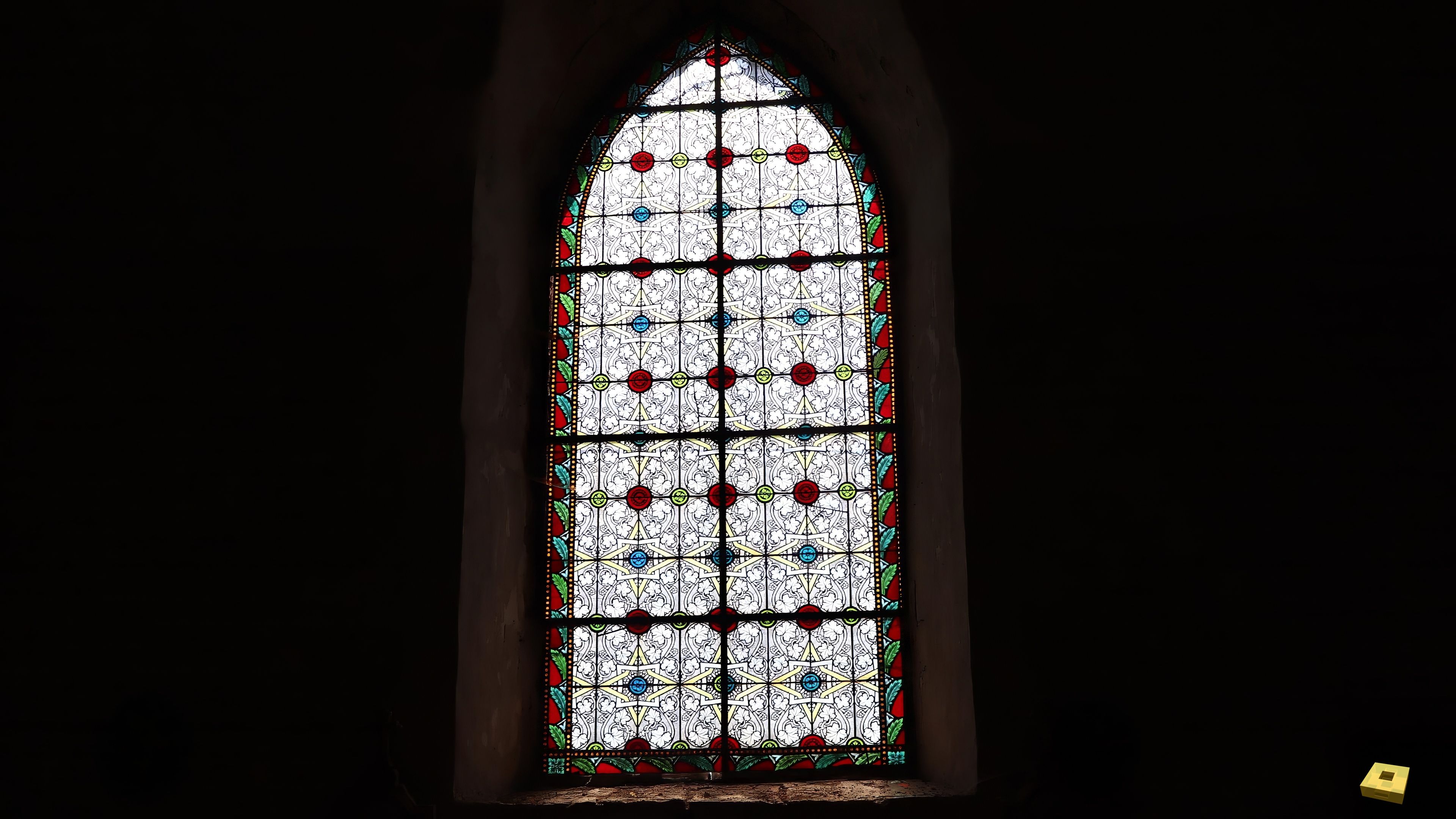 Outremécourt, Kirche - Buntglasfenster (I)