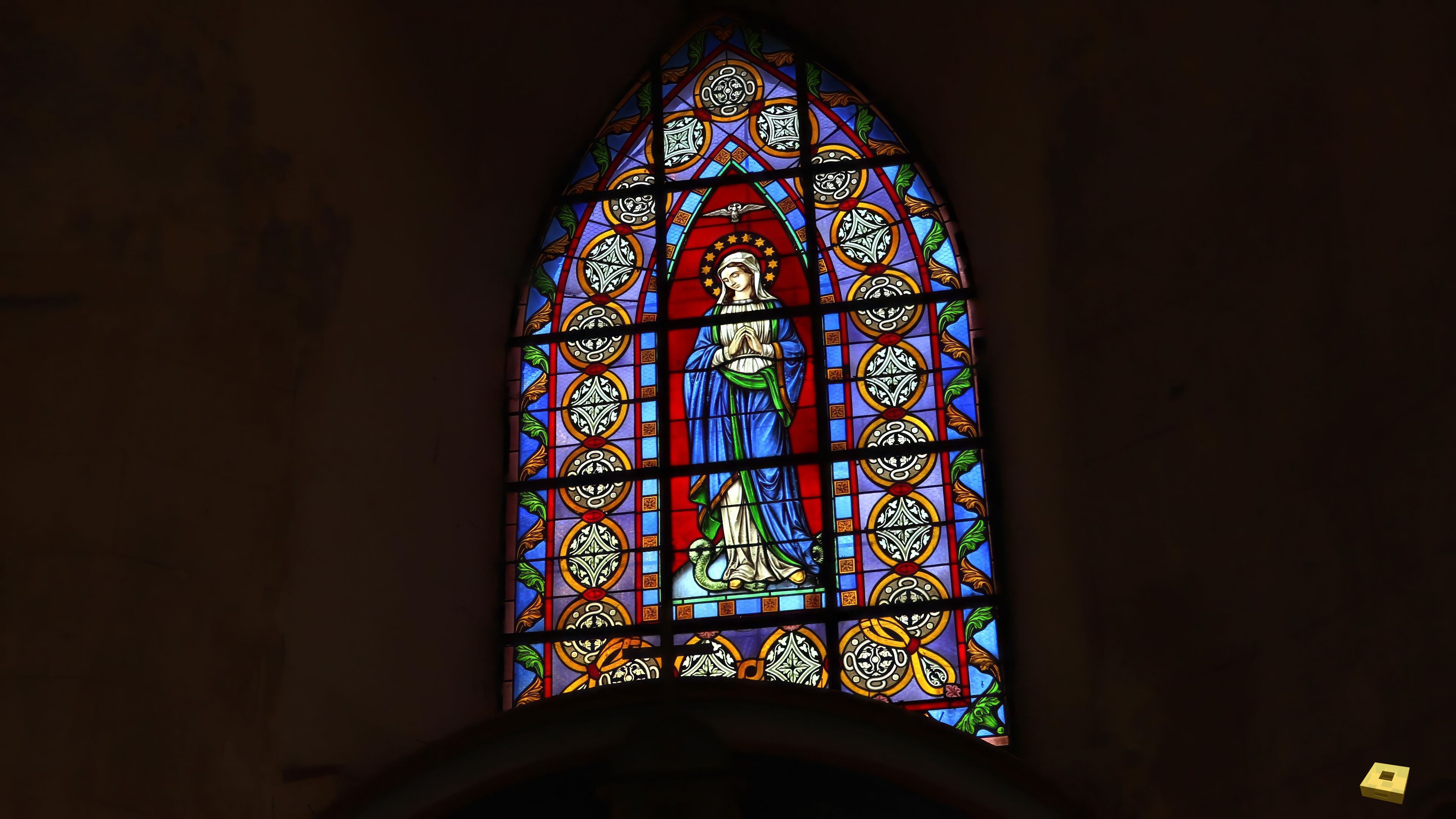 Outremécourt, Kirche - Buntglasfenster (I)