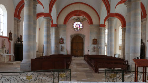Pargny, Kirche - Blick auf den Ausgang (S)