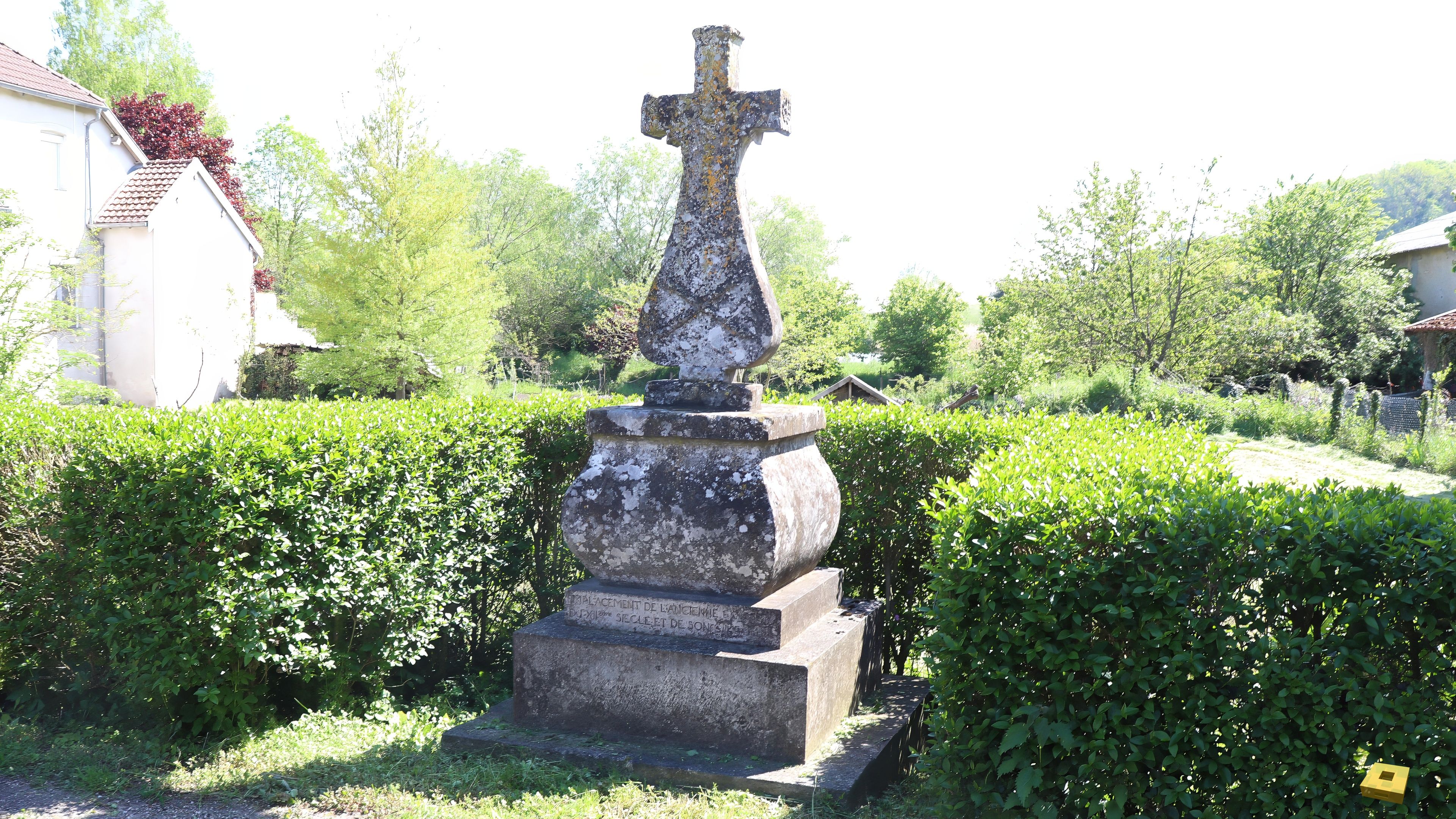 Pompierre, calvaire (I)