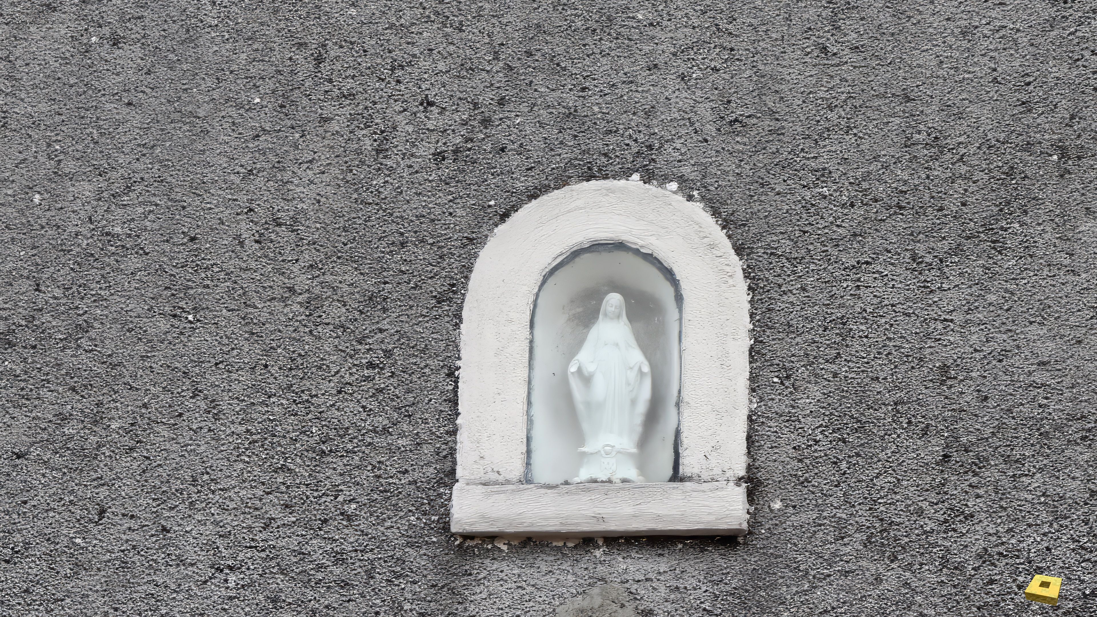 Prez-sous-Lafauche, virgin (I)