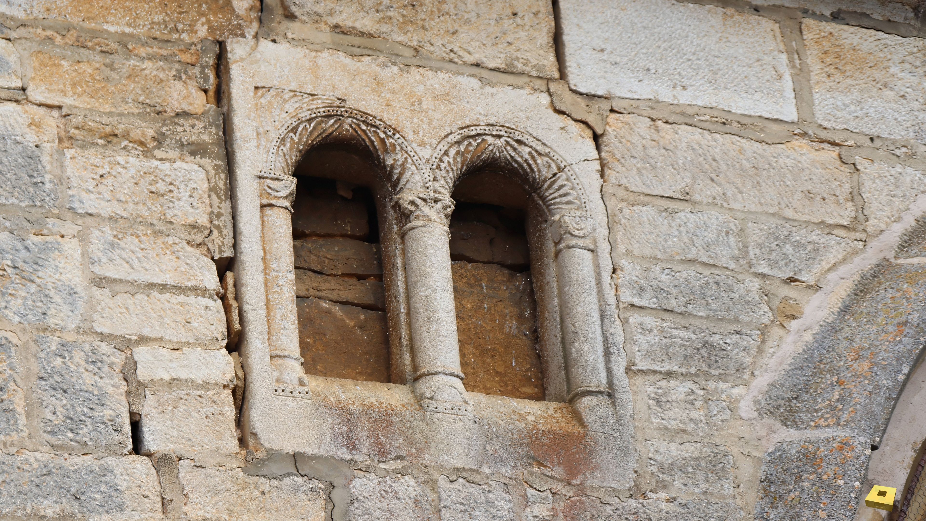 Prez-sous-Lafauche, church (I)