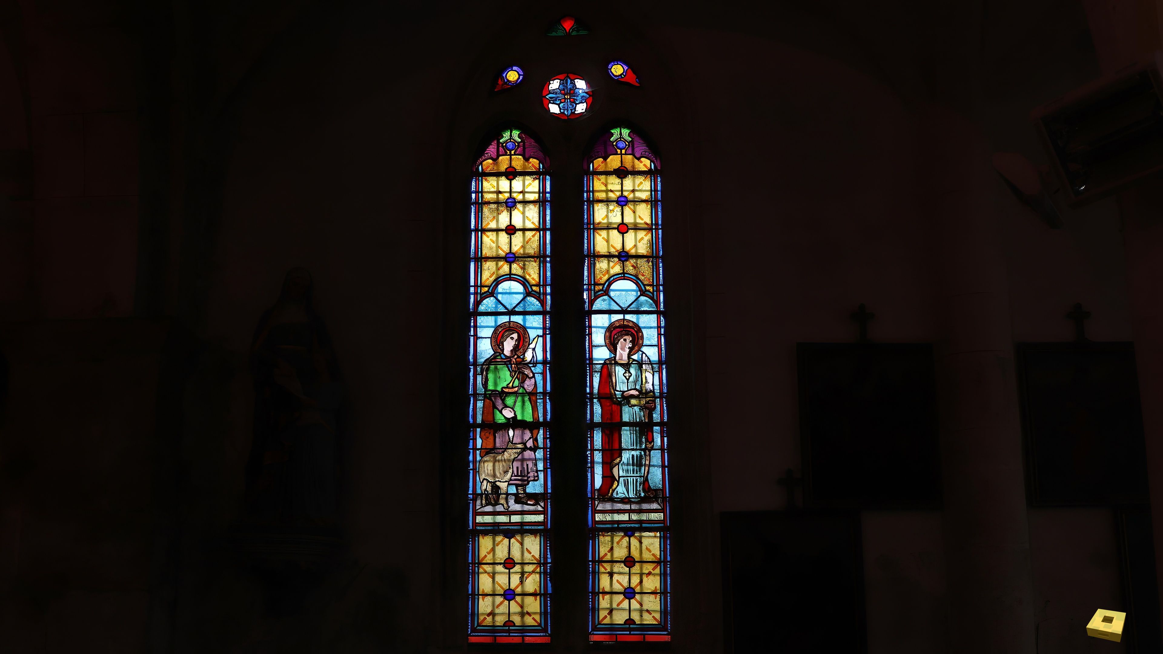 Removille, Kirche - Buntglasfenster (I)