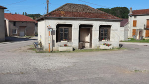 Rouvres, wash house (S)