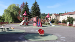 Rouvres, playground (S)