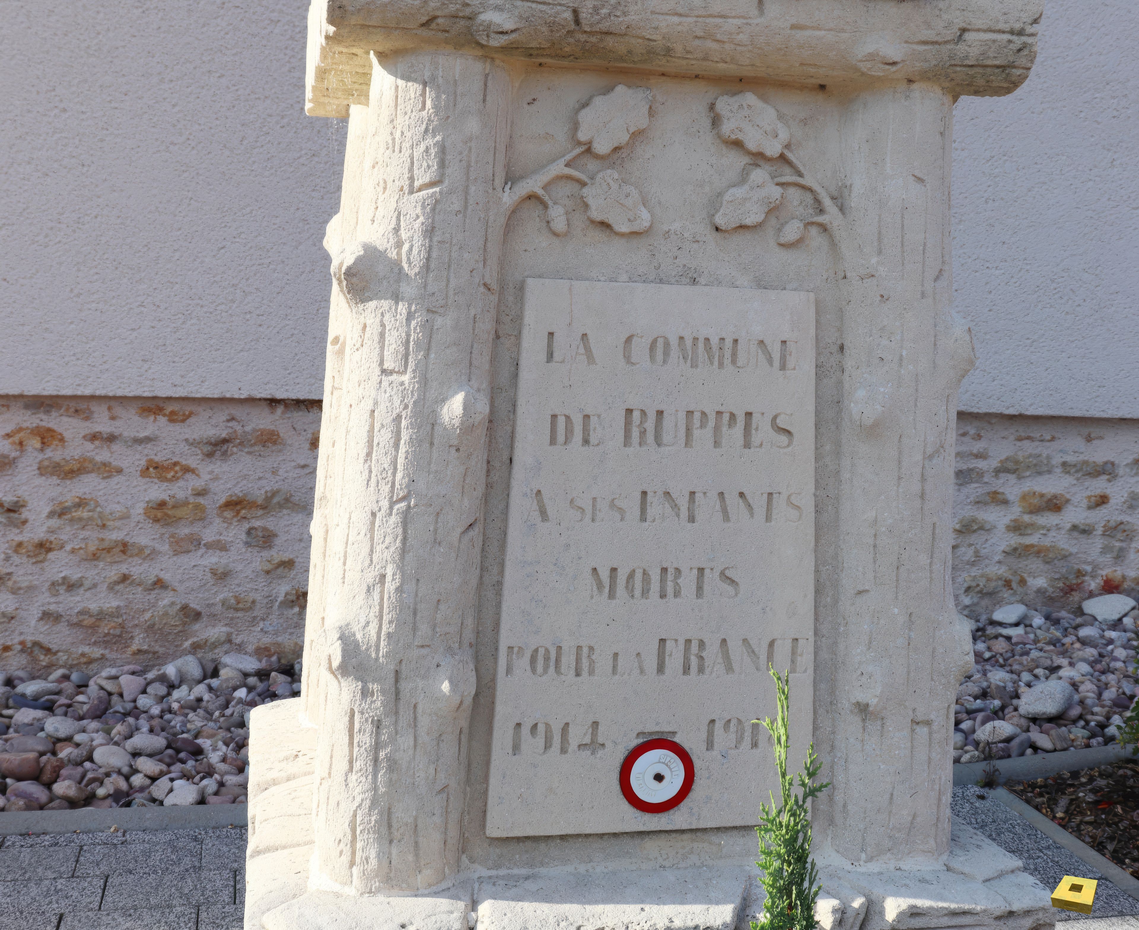 Ruppes, Gedenktafel (I)