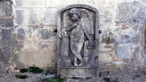 Saint-Élophe, Flachrelief (S)