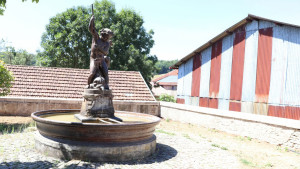 Sartes, fountain (I)