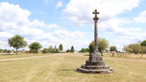 Semilly, calvaire (S)