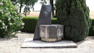 Semilly, monument aux morts (S)