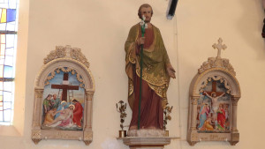 St Léger, church, statue (S)