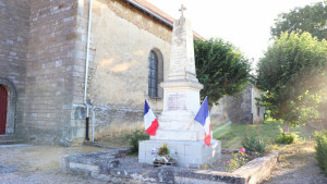 Soulaucourt, war memorial (S)