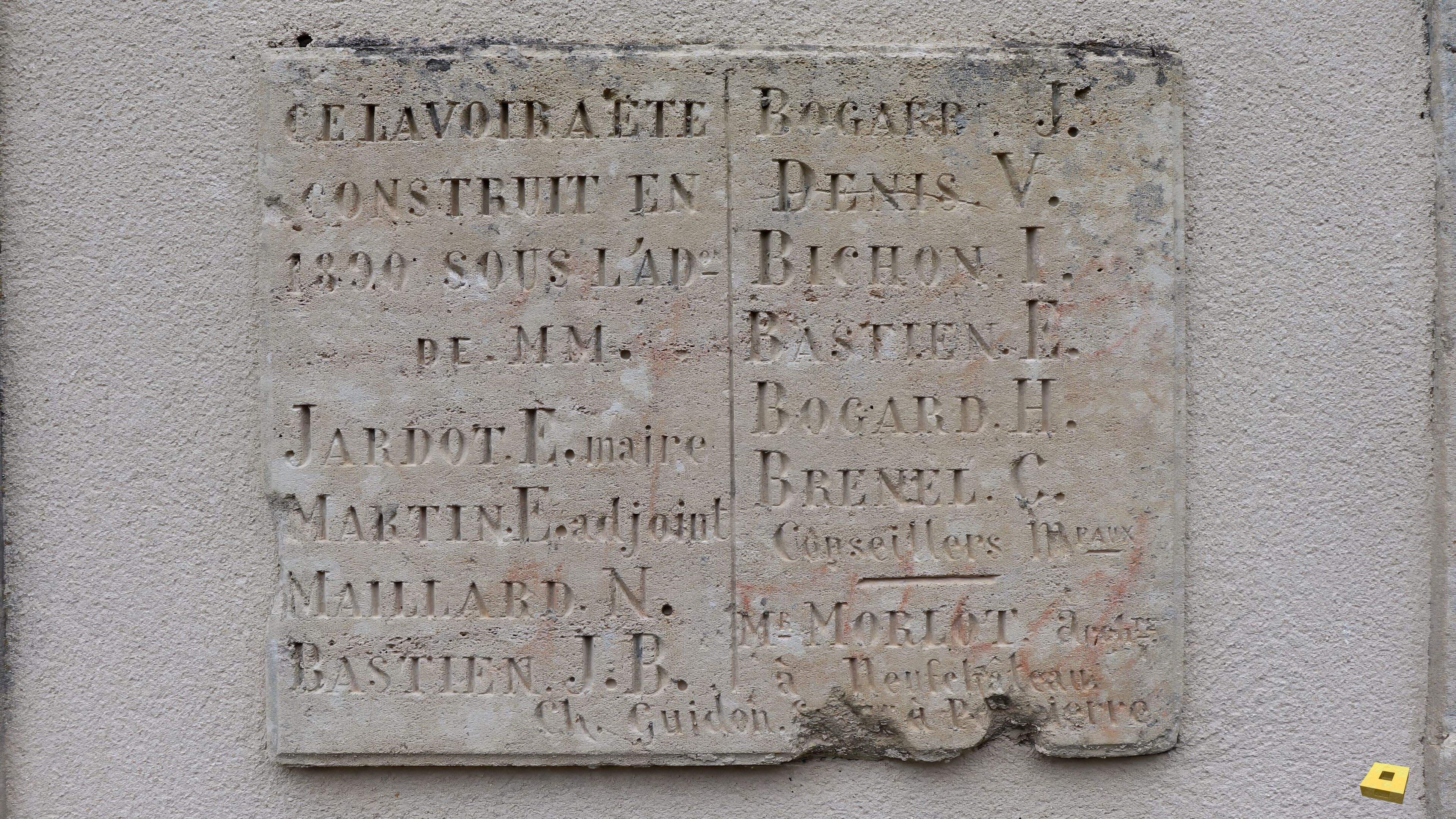 Tilleux, wash house stone (I)