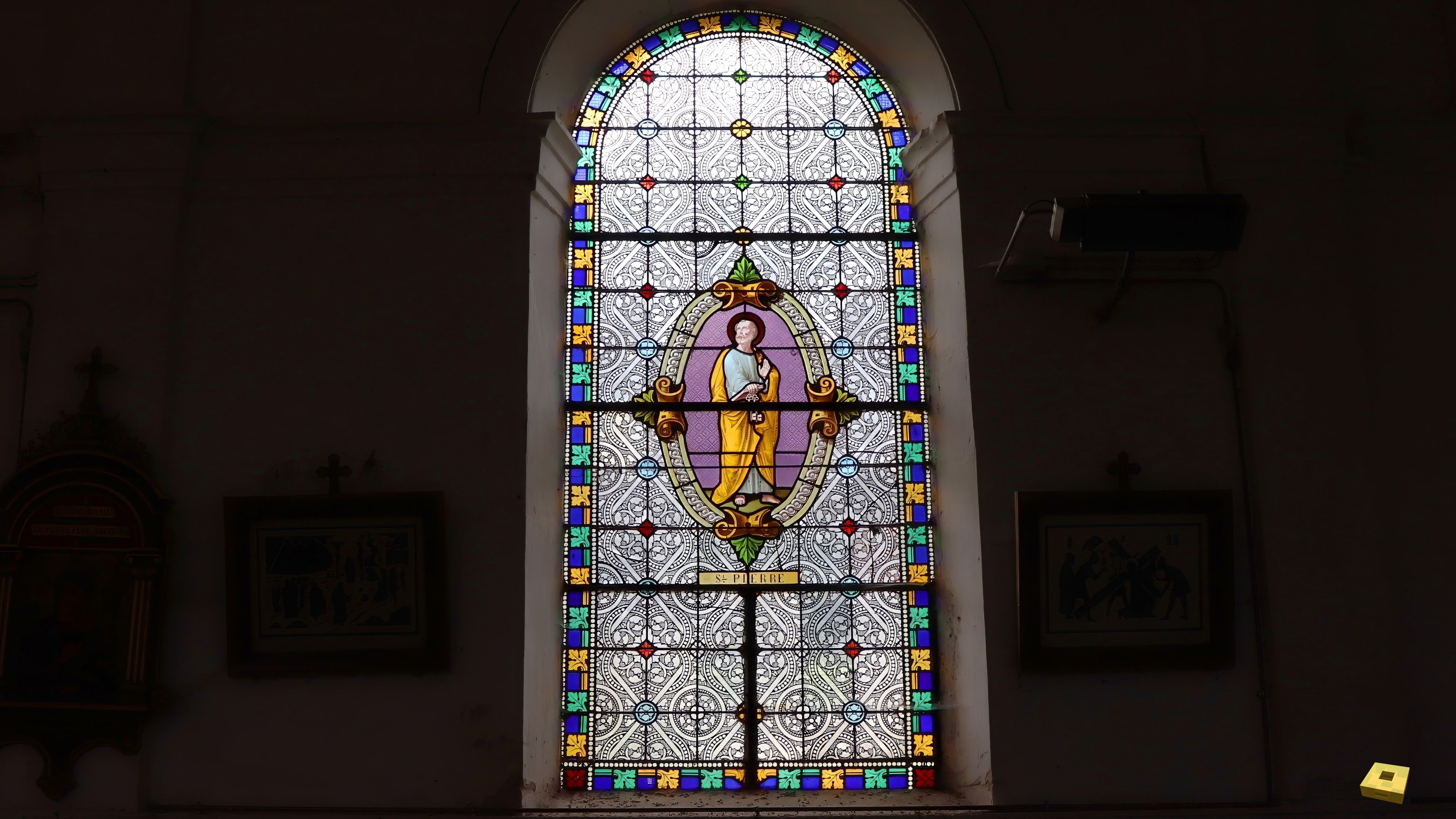Tramont-S-A, Kirche - Buntglasfenster (I)