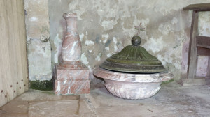 Urville, église - fonts baptismaux (S)