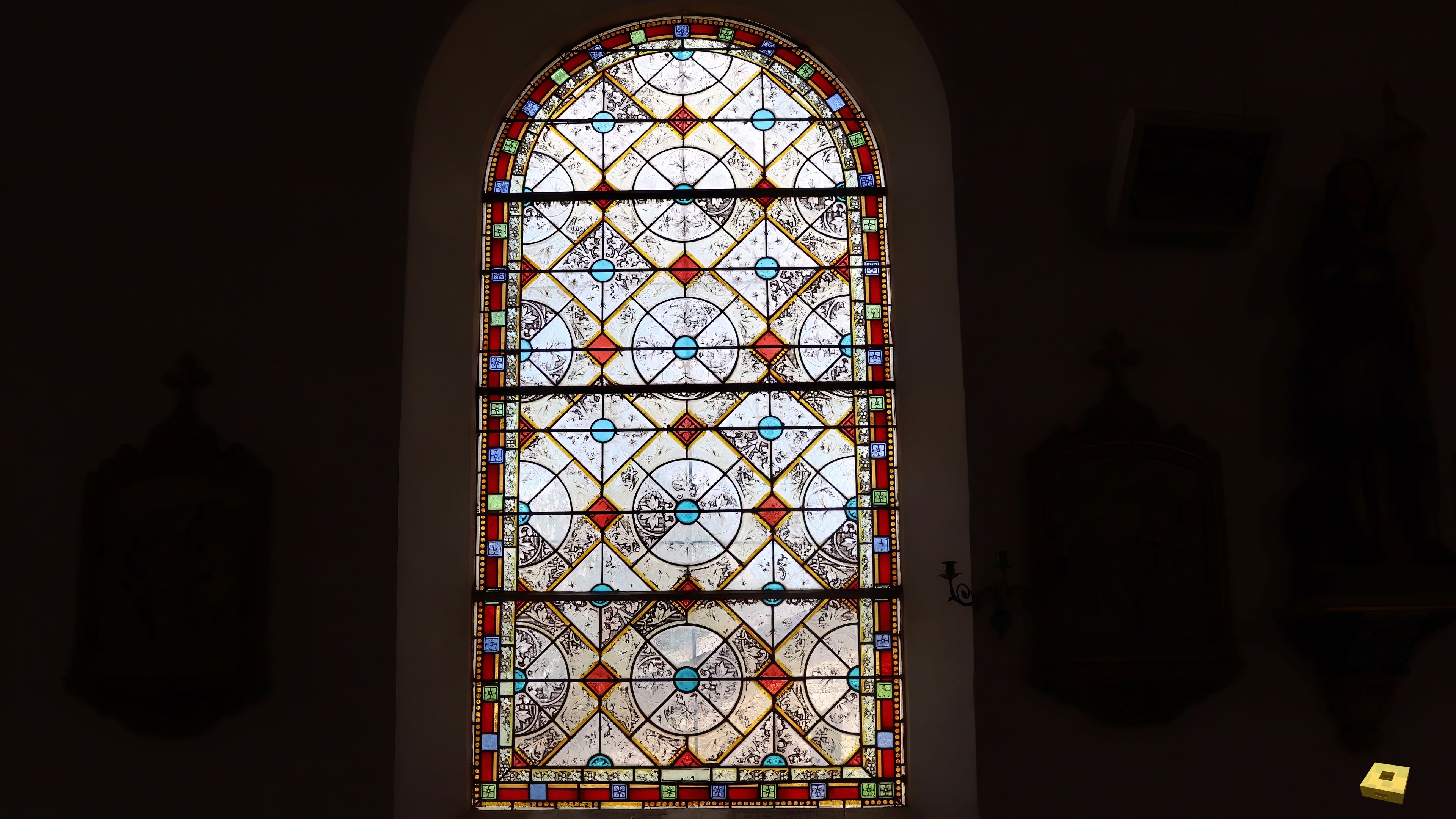 Vaudeville, church - stained glass (I)