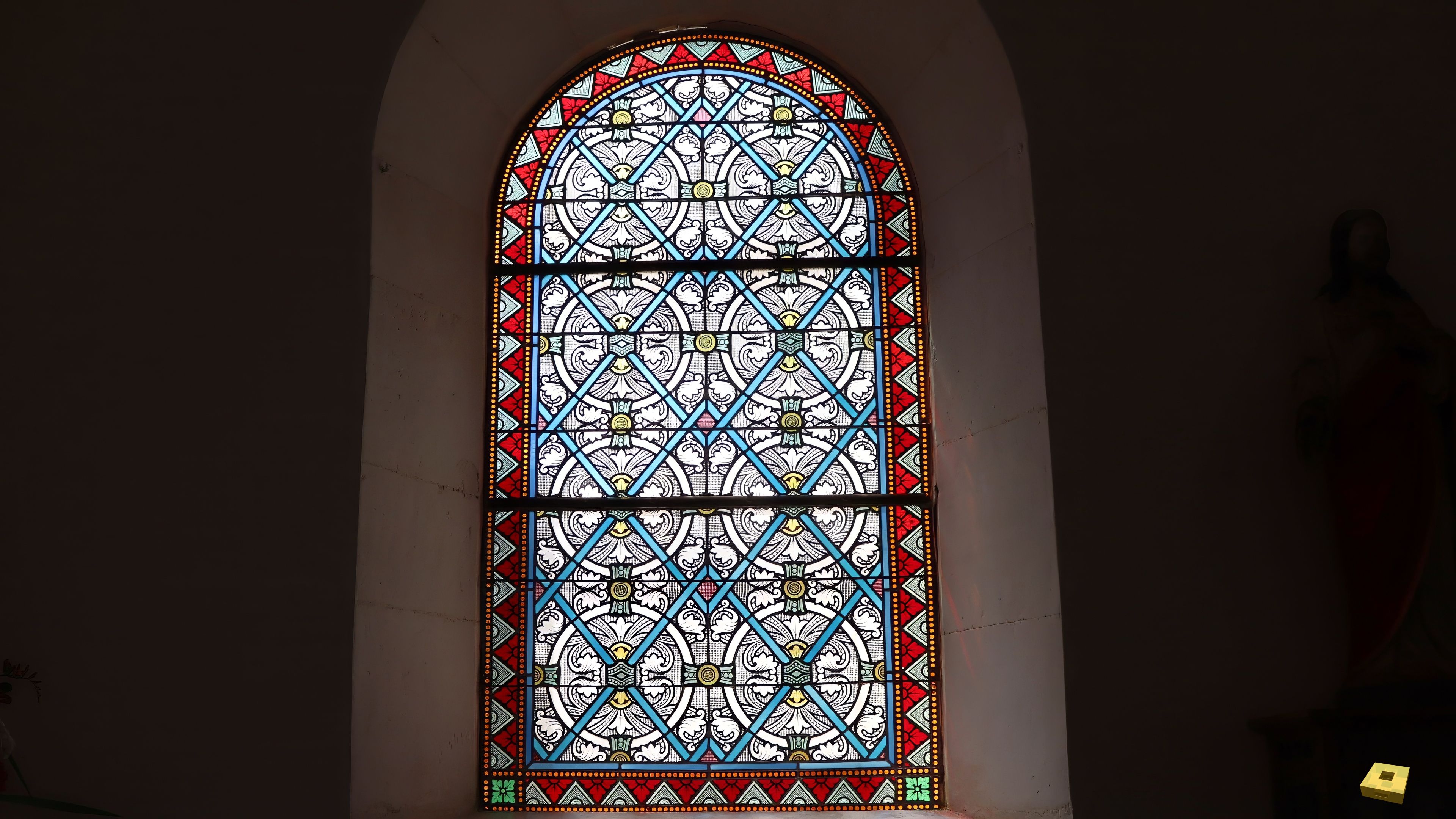 Vaudeville, church - stained glass (I)