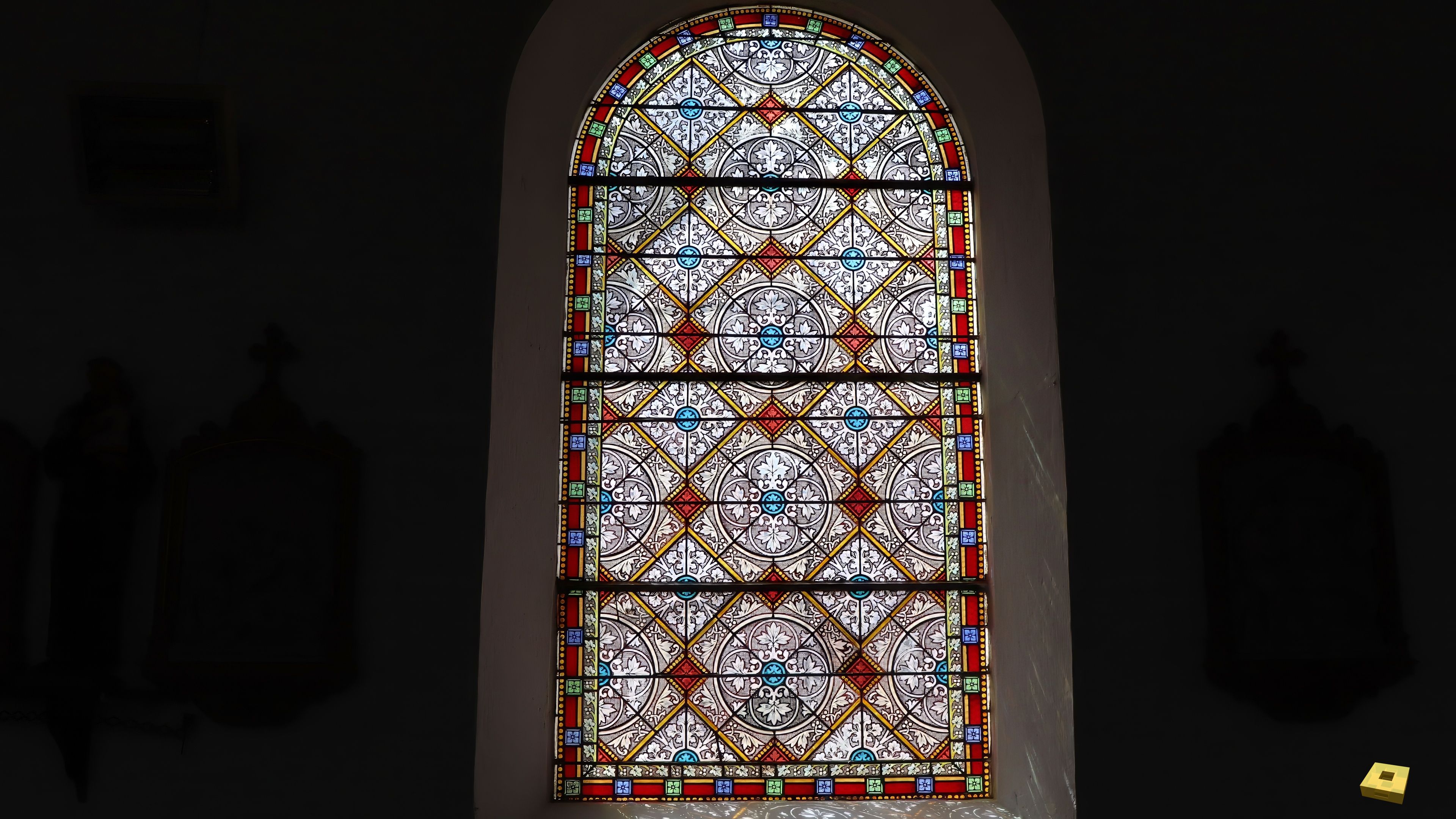 Vaudeville, church - stained glass (I)