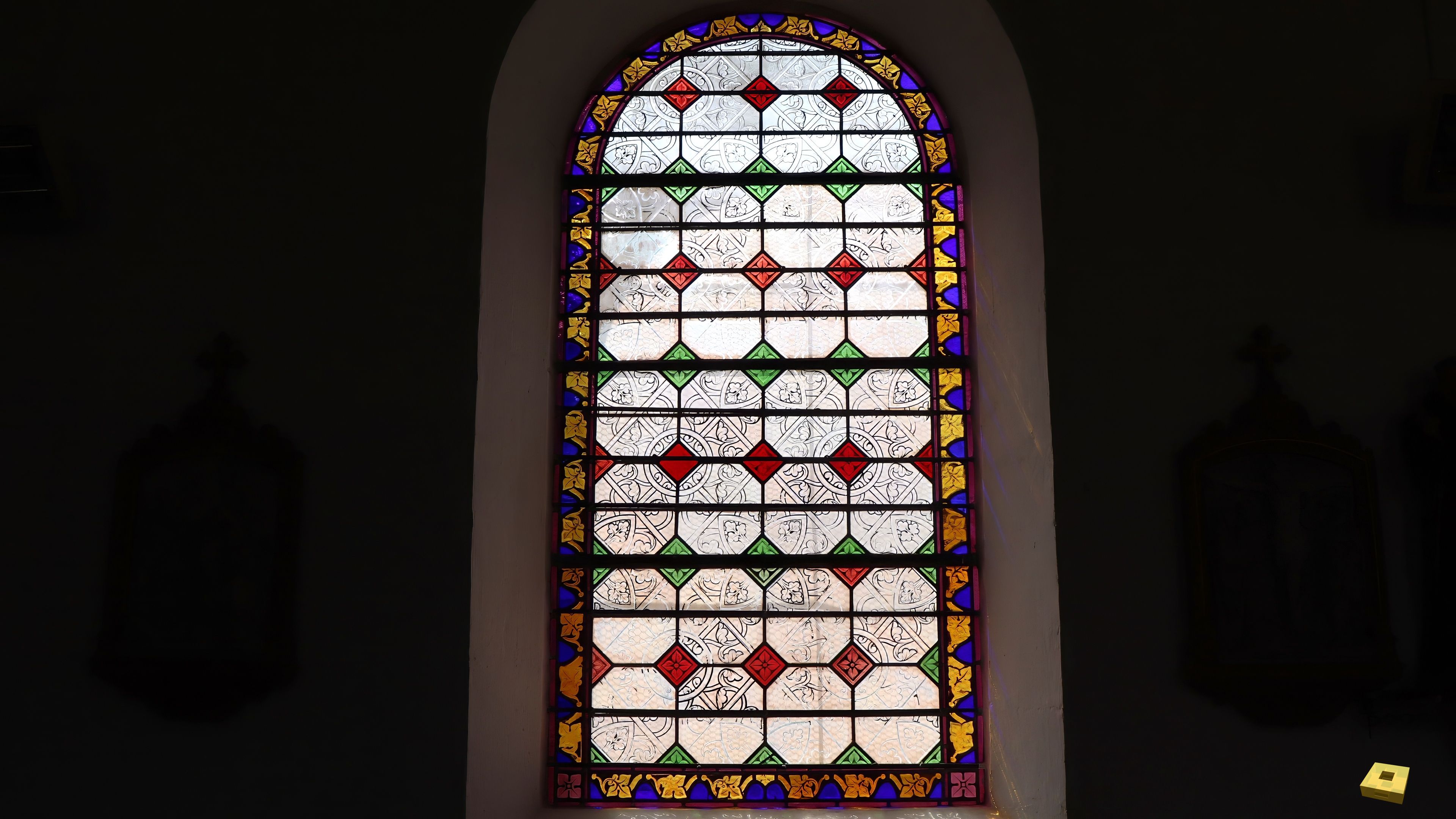 Vaudeville, church - stained glass (I)
