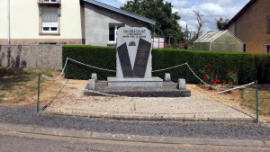 Vaudrecourt, war memorial (S)