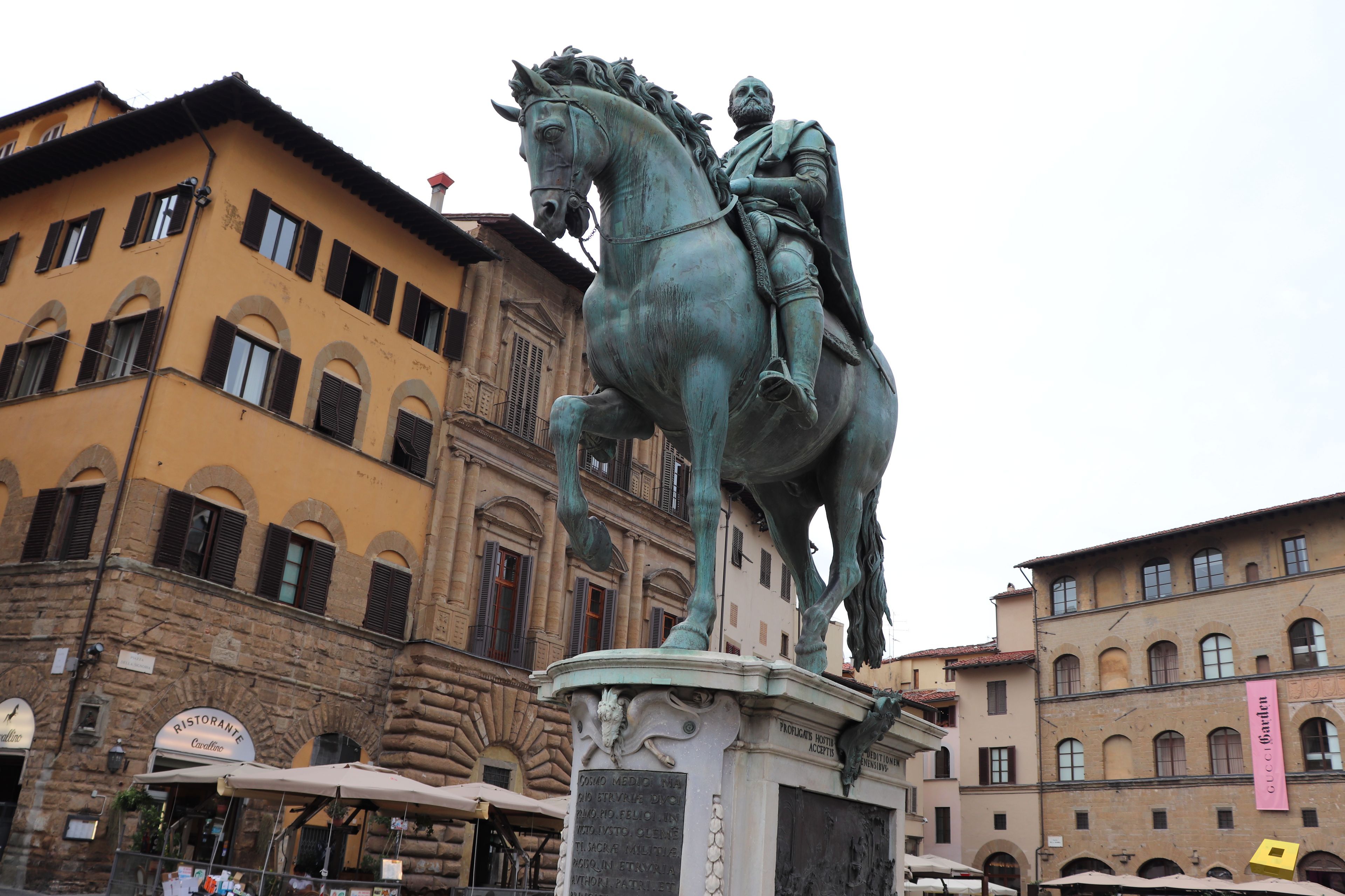 Florence, statue, officier (I)