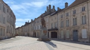 Neufchâteau, place, J. d'Arc (R)