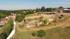Beaufremont, the castle (R)