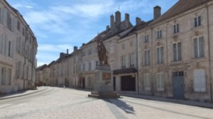 Neufchâteau, place, J. d'Arc (R)