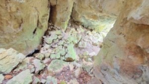 Gonaincourt, Bôve cave (R)