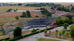 Grand, Aerial view, amphitheater (R)