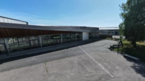 Châtenois, secondary school - courtyard (R)