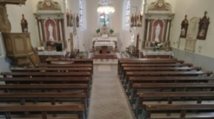 Landaville, Kirche - Blick auf den Altar (S)