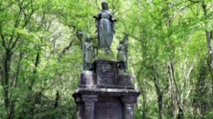 Greux, Stele (S)