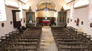 Illoud, Kirche - Blick auf den Altar (S)
