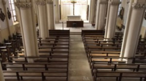 Tranqueville, Kirche - Blick auf den Altar (S)